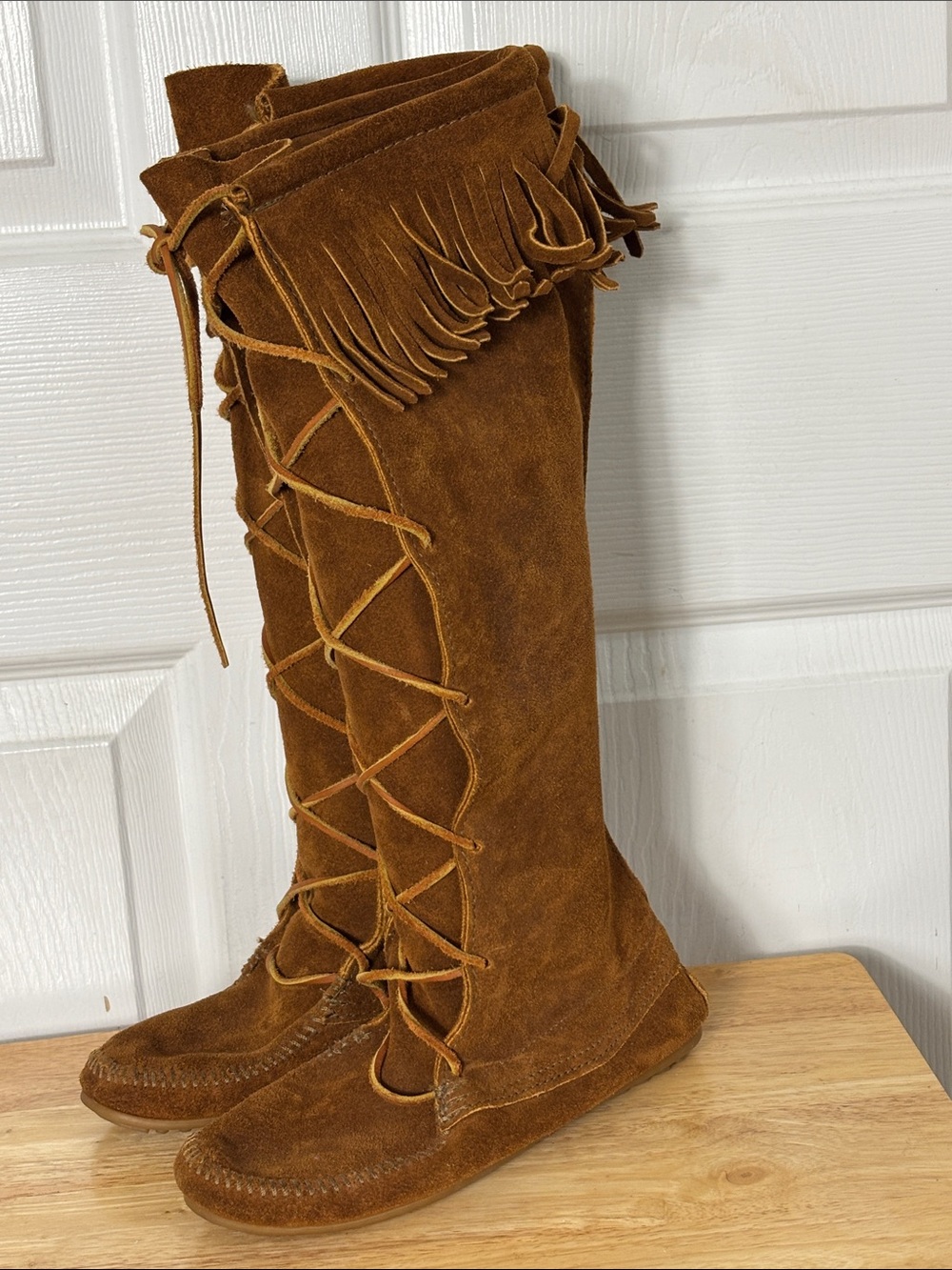 MINNETONKA Fringe Lace-Up Knee-High Suede Boots Brown Hard bottom Size 6 boho